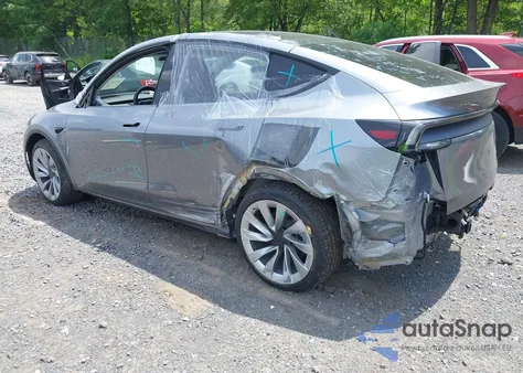 2026 Tesla Model Y Long Range Dual Motor All-Wheel Drive/Long Range Launch Series из США, поврежденный, VIN 7SAYGDEE9TF332392